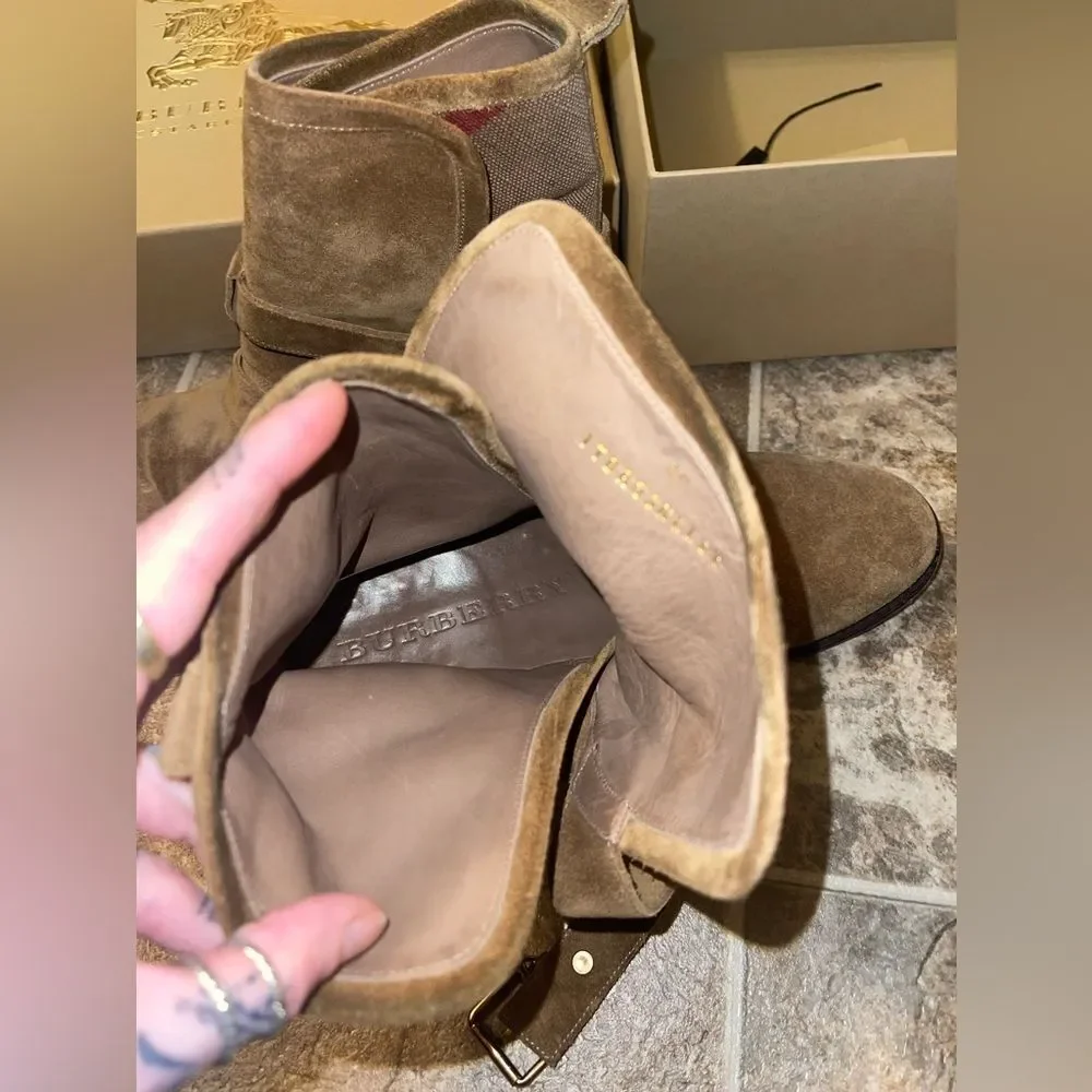 Burberry Boots - Picture 9 of 10